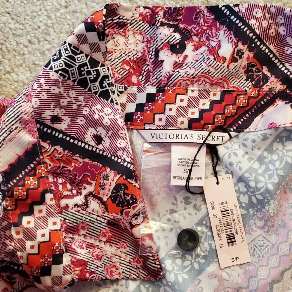 Victoria's Secret Pajamas and Robe Set. Size S/P - Picture 6 of 12